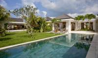 2 Bedrooms Villa Saba Bima 2 Br Master in Canggu